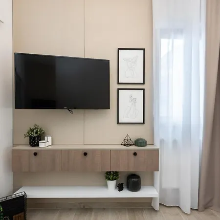 Old Town Deluxe Apartment